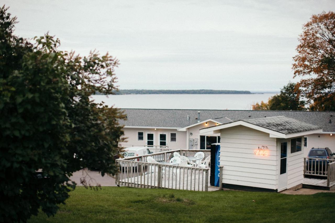 Seagull Bay Motel Bayfield Buitenkant foto